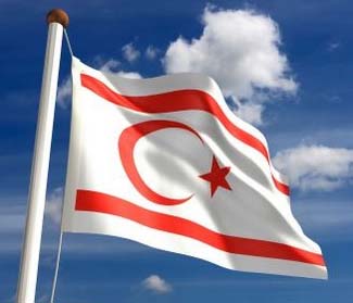 علم جمهورية شمال قبرص التركية
